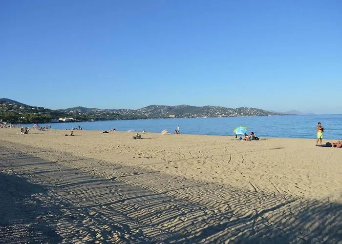 Апартаменты La Largade Maxime 30m De La Avec Parking Prive Сент-Максим